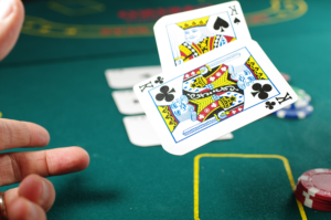 Poker: Ett populärt och strategiskt kortspel